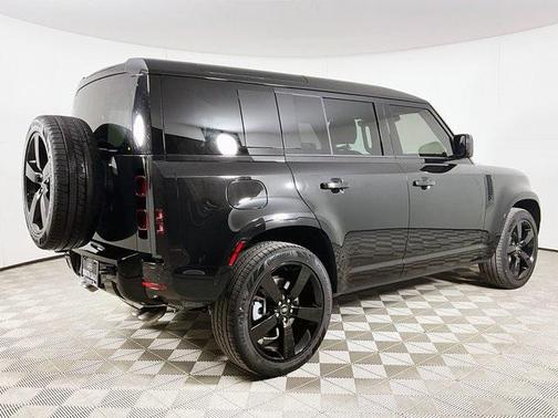 2025 Land Rover Defender X-Dynamic SE