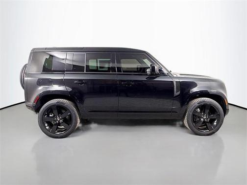 2025 Land Rover Defender 110 P500 X-Dynamic SE