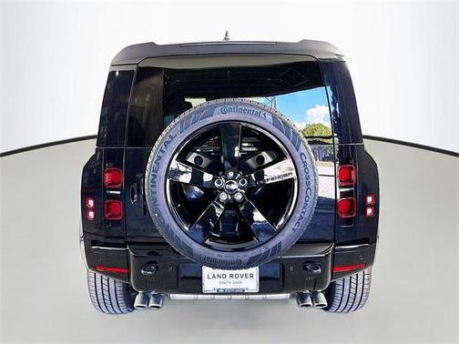 2025 Land Rover Defender 110 P500 X-Dynamic SE