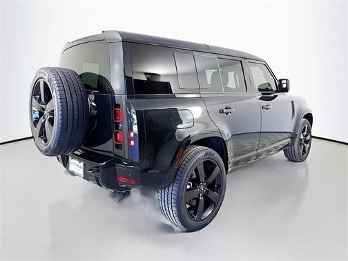 2025 Land Rover Defender 110 P500 X-Dynamic SE
