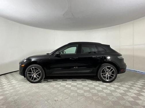2023 Porsche Macan Base