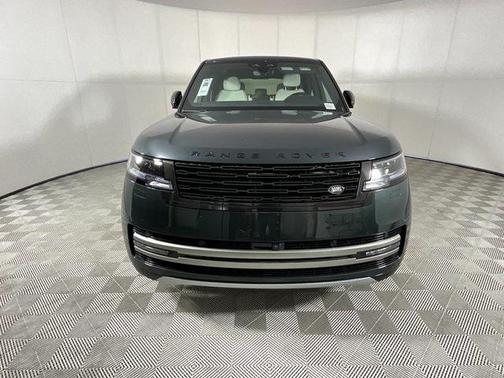2025 Land Rover Range Rover P530 SE