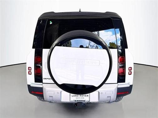 2025 Land Rover Defender 130 P400 S