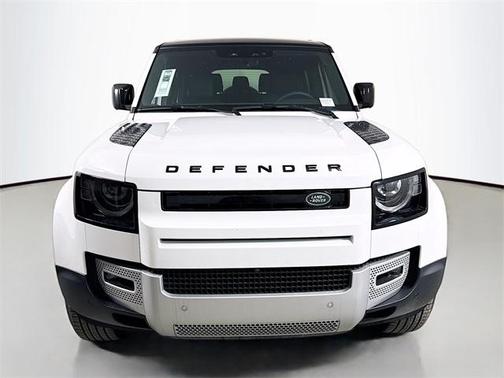 2025 Land Rover Defender 130 P400 S