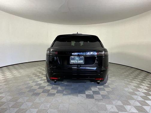 2026 Land Rover Range Rover Velar P250 SE R-Dynamic
