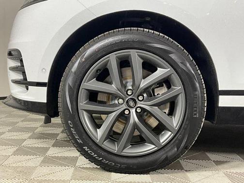 2026 Land Rover Range Rover Velar P250 SE R-Dynamic