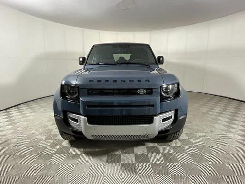 2025 Land Rover Defender 110 P400 S