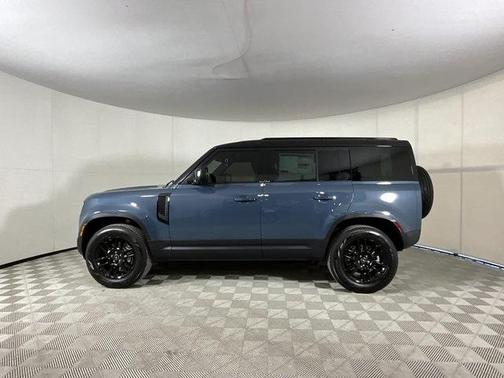 2025 Land Rover Defender 110 P400 S