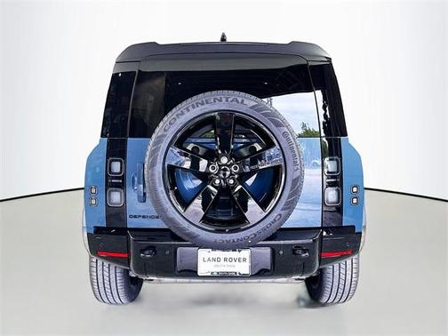 2026 Land Rover Defender P400 X-Dynamic SE