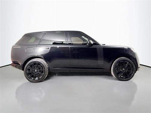 2025 Land Rover Range Rover P530 SE