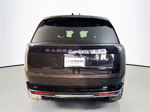 2025 Land Rover Range Rover P530 SE