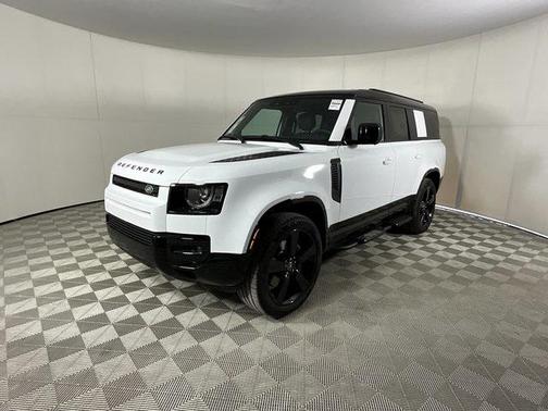2025 Land Rover Defender 130 P400 X-Dynamic SE