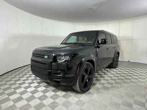 2025 Land Rover Defender 130 P400 X-Dynamic SE