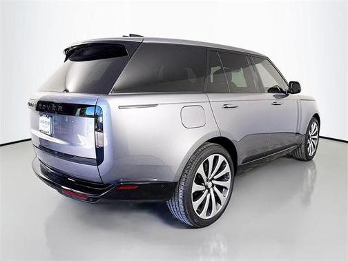 2025 Land Rover Range Rover P530 SE