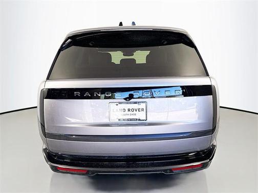 2025 Land Rover Range Rover P530 SE