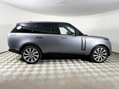 2025 Land Rover Range Rover P530 SE