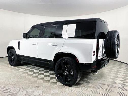 2025 Land Rover Defender X-Dynamic SE