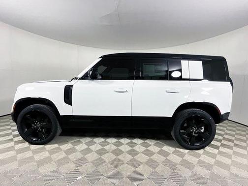 2025 Land Rover Defender X-Dynamic SE