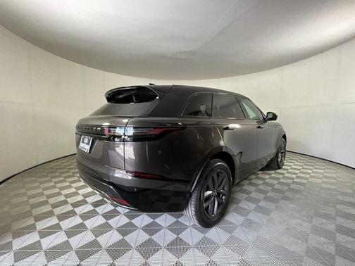 2026 Land Rover Range Rover Velar P250 SE R-Dynamic