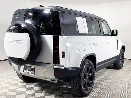 2025 Land Rover Defender 110 P400 S