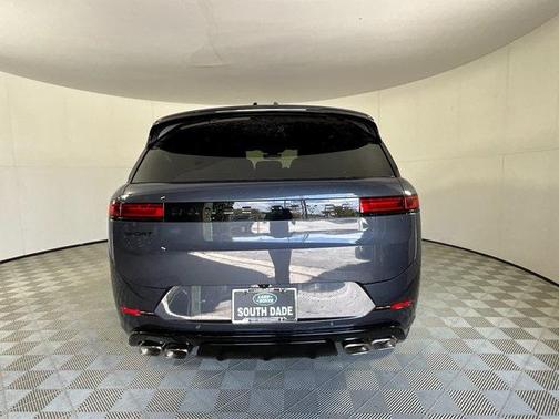 2025 Land Rover Range Rover Sport SE