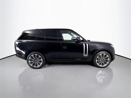2025 Land Rover Range Rover P400 SE