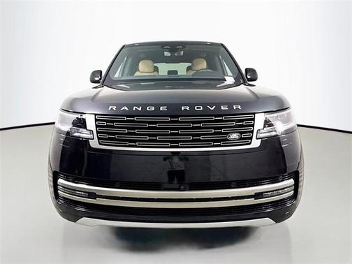 2025 Land Rover Range Rover P400 SE