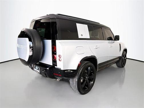 2024 Land Rover Defender X-Dynamic SE