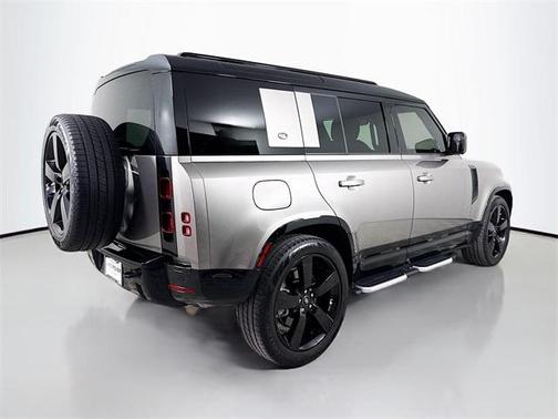 2024 Land Rover Defender 110 P400 X-Dynamic SE