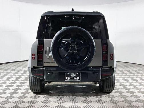 2024 Land Rover Defender 110 P400 X-Dynamic SE