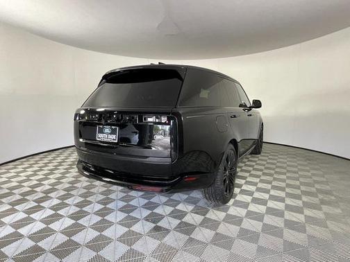2023 Land Rover Range Rover P530 SE