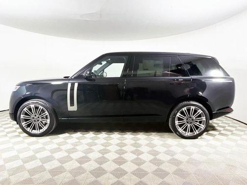 2025 Land Rover Range Rover P530 SE 7 Seat