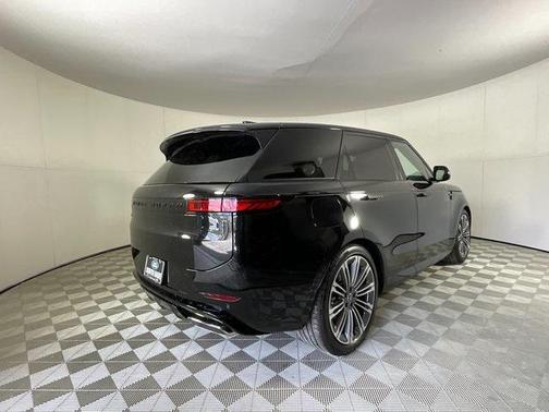 2025 Land Rover Range Rover Sport SE