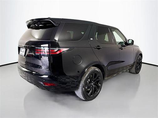 2025 Land Rover Discovery P300 Dynamic SE