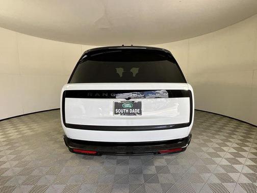 2025 Land Rover Range Rover P530 SE 7 Seat