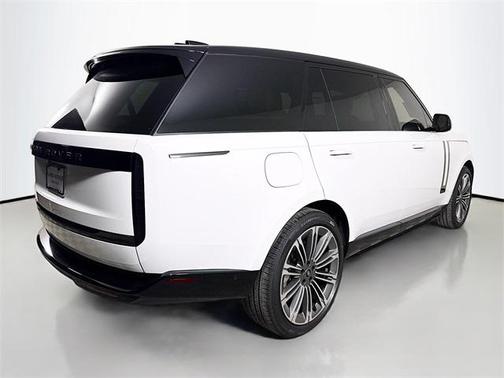 2025 Land Rover Range Rover P530 SE 7 Seat