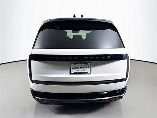 2025 Land Rover Range Rover P530 SE 7 Seat