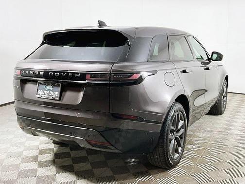 2026 Land Rover Range Rover Velar P250 SE R-Dynamic