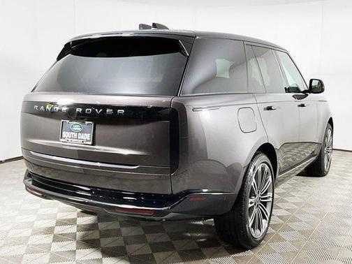 2025 Land Rover Range Rover P530 SE