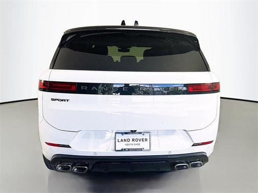 2025 Land Rover Range Rover Sport SE