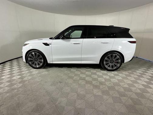 2025 Land Rover Range Rover Sport SE