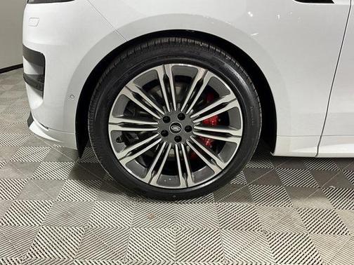 2025 Land Rover Range Rover Sport SE