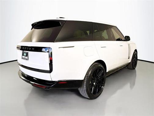 2025 Land Rover Range Rover P400 SE