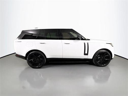 2025 Land Rover Range Rover P400 SE