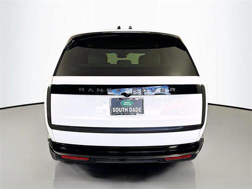 2025 Land Rover Range Rover P400 SE