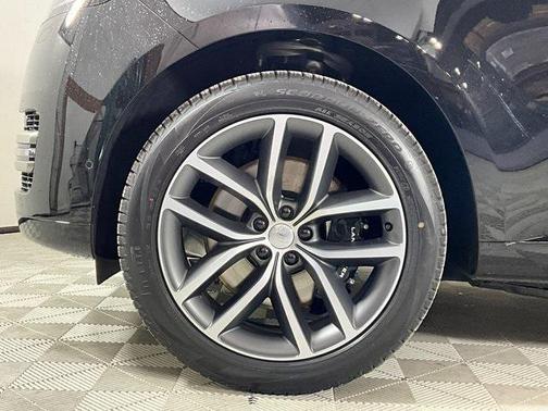 2025 Land Rover Range Rover P550e SE