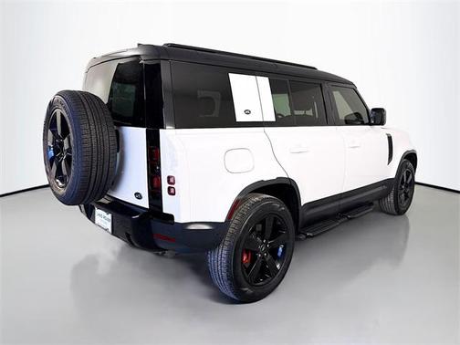 2023 Land Rover Defender 110 SE