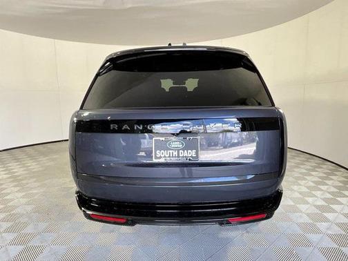 2025 Land Rover Range Rover P530 SE