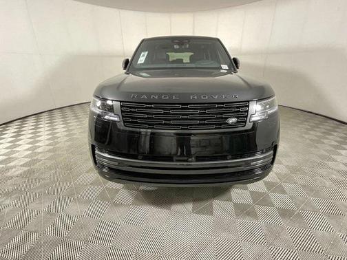 2025 Land Rover Range Rover P530 SE
