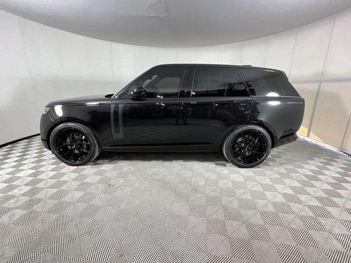 2025 Land Rover Range Rover P530 SE